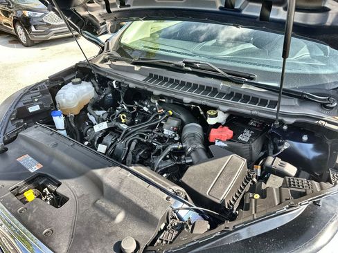 Used 2024 Ford Edge Titanium image 28