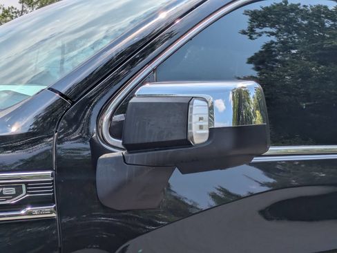Used 2022 GMC Sierra 1500 Denali RWD image 11