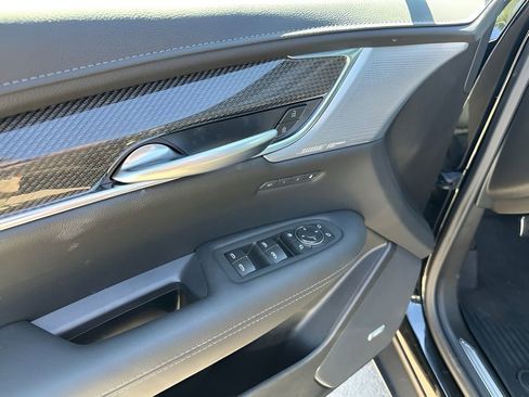 New 2026 Cadillac XT5 Sportv w/ LPO, Onyx Lite Package image 26