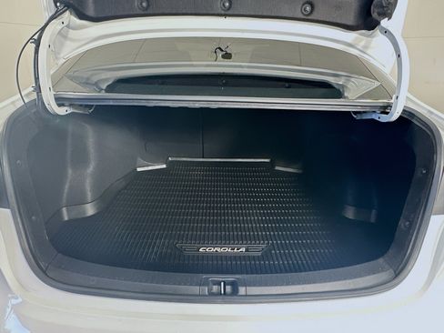 Used 2020 Toyota Corolla LE FWD image 26