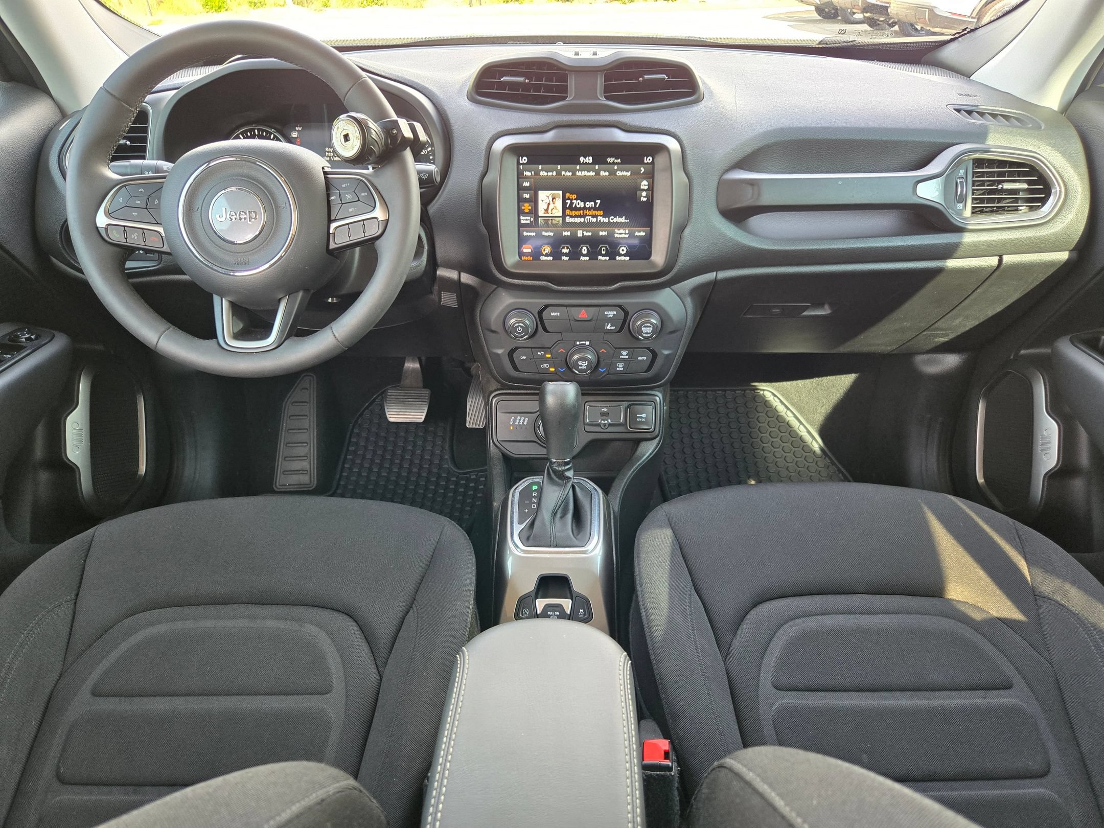 Used 2022 Jeep Renegade Latitude AWD/4WD image 10