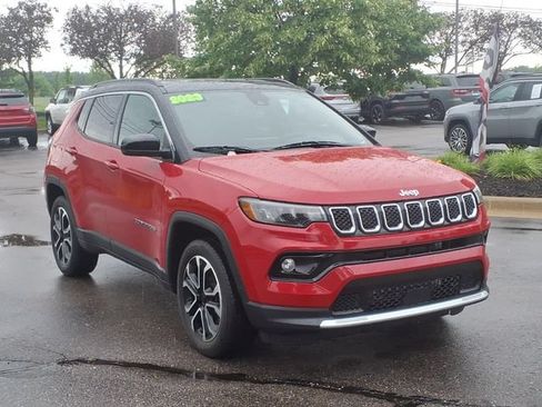 Used 2023 Jeep Compass Limited AWD/4WD image 3