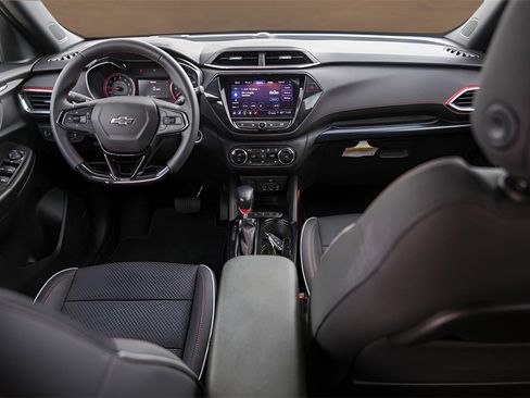 Used 2021 Chevrolet TrailBlazer RS w/ Technology Package image 26