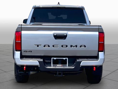 Used 2024 Toyota Tacoma TRD Off-Road AWD/4WD image 5