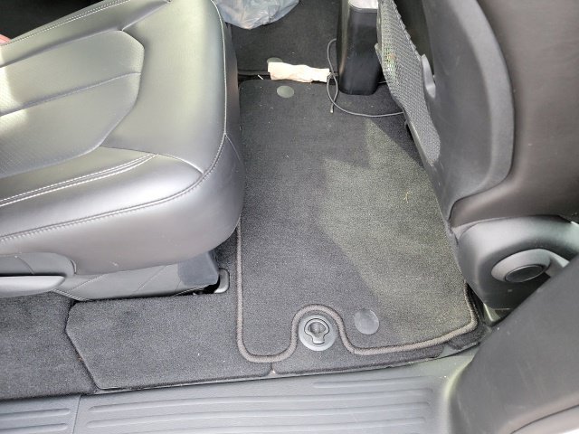 Used 2026 Chrysler Voyager LX FWD image 4