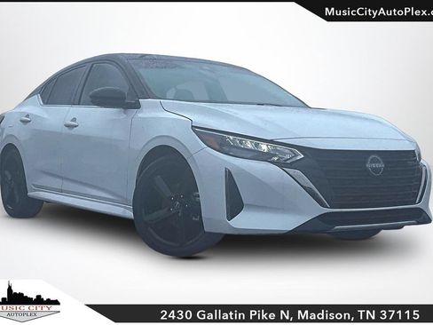 Used 2024 Nissan Sentra SR FWD image 1