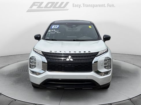 Used 2023 Mitsubishi Outlander SEL AWD/4WD image 3