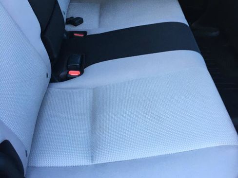 Used 2016 Toyota RAV4 XLE AWD/4WD image 17