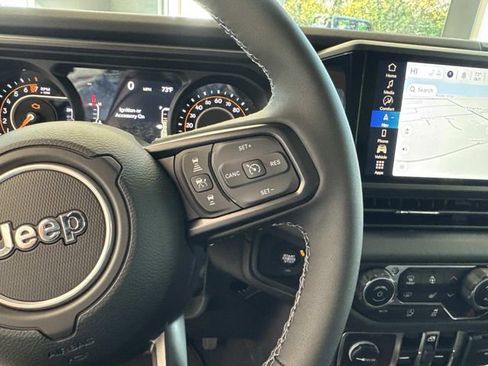 New 2025 Jeep Gladiator Rubicon image 16