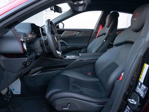 Certified 2025 Ferrari Purosangue image 30