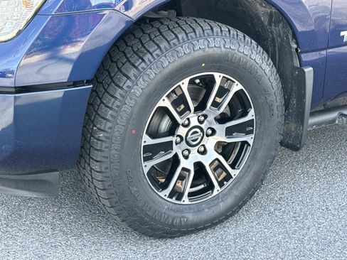 Used 2021 Nissan Titan SV w/ SV Convenience Package image 7