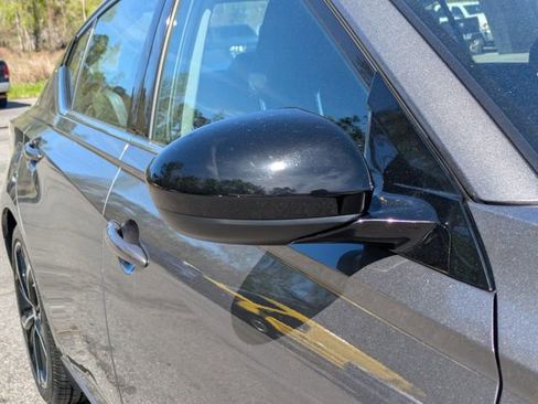 Used 2025 Nissan Altima 2.5 SR image 13