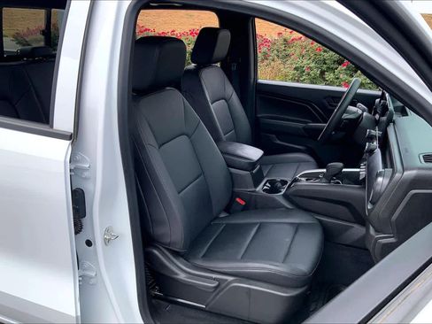 Used 2024 Chevrolet Colorado Trail Boss w/ Advanced Trailering Package AWD/4WD image 8
