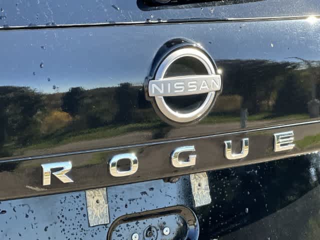 Used 2023 Nissan Rogue S AWD/4WD image 16
