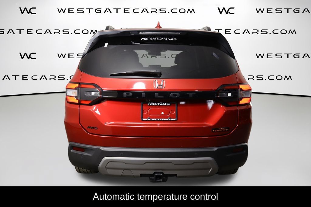 Used 2024 Honda Pilot TrailSport image 4