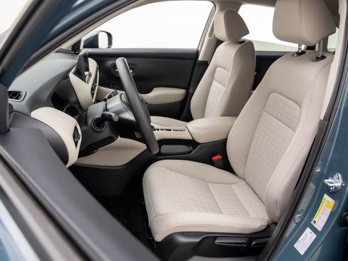 Certified 2026 Honda HR-V LX image 17