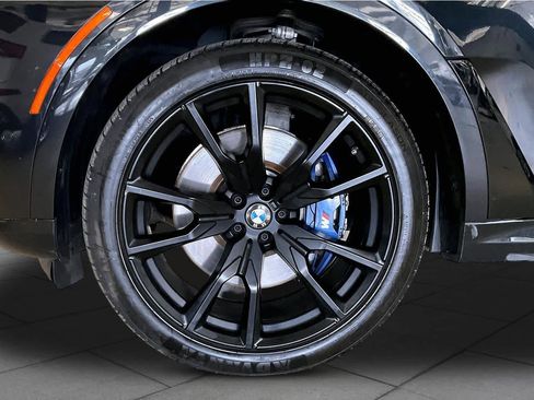 Used 2024 BMW X7 xDrive40i w/ M Sport Package image 9