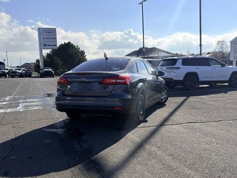 Used 2018 Ford Focus S image 3