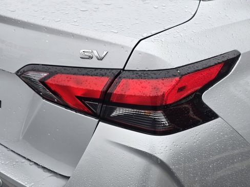 Used 2025 Nissan Versa SV image 12