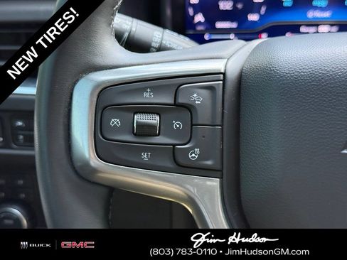Used 2023 Chevrolet Suburban Z71 w/ Luxury Package AWD/4WD image 30
