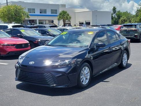 Used 2025 Toyota Camry LE FWD image 27