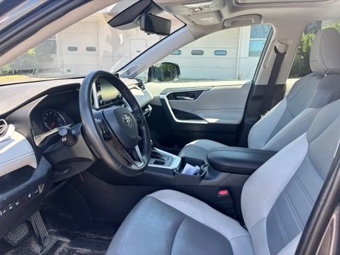 Used 2019 Toyota RAV4 XLE Premium w/ Advanced Technology Package AWD/4WD image 10