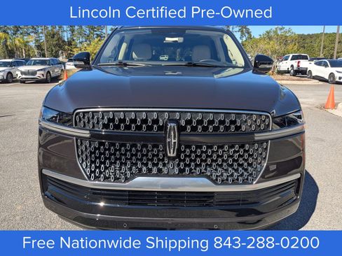 Certified 2025 Lincoln Navigator Reserve image 9