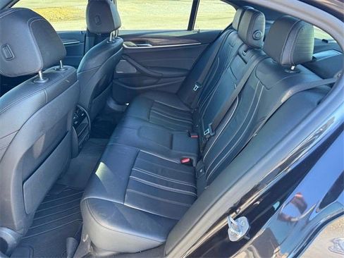 Used 2021 BMW 530i xDrive w/ Premium Package image 10