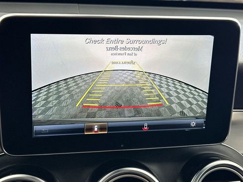 Used 2019 Mercedes-Benz GLC 300 4MATIC image 25