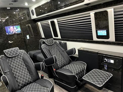 Used 2022 Mercedes-Benz Sprinter 3500 image 26