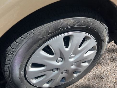 Used 2010 Toyota Camry LE image 13