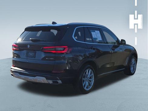 Used 2023 BMW X5 xDrive40i w/ Premium Package image 3