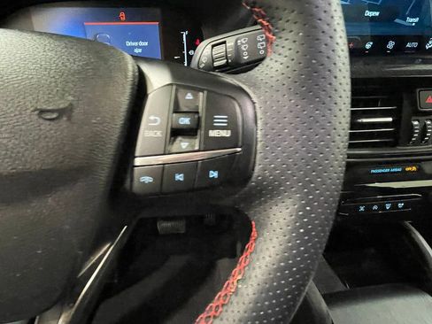Used 2025 Ford Escape ST-Line w/ Tech Pack #1 AWD/4WD image 35
