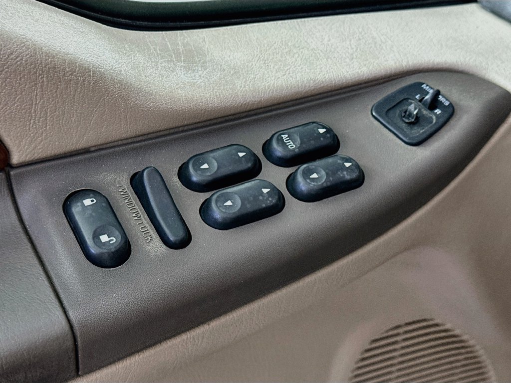 Used 2004 Ford F350 Lariat AWD/4WD image 24