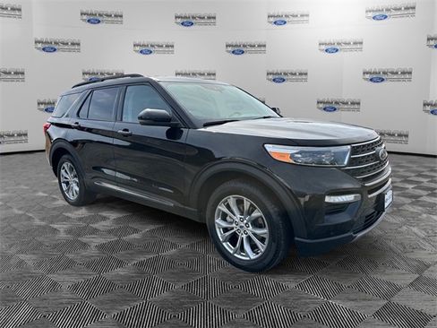 Certified 2024 Ford Explorer XLT w/ Equipment Group 202A image 7