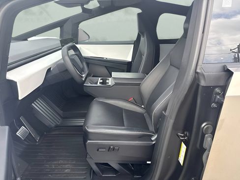 Used 2024 Tesla Cybertruck AWD Crew Cab image 9