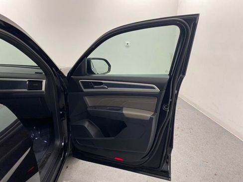 Used 2021 Volkswagen Atlas Cross Sport SEL image 33