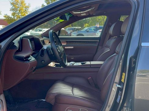 Used 2024 Genesis G90 3.5T image 16