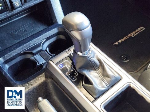 Used 2022 Toyota Tacoma Limited w/ Nightshade Package image 27