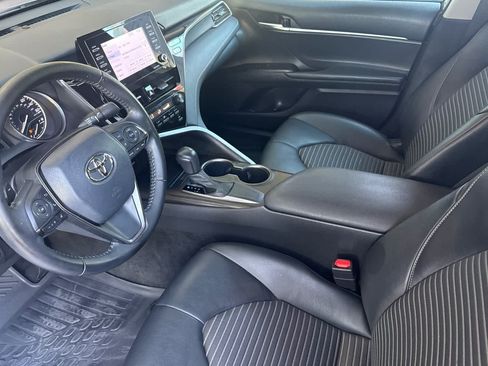 Used 2021 Toyota Camry SE FWD image 11