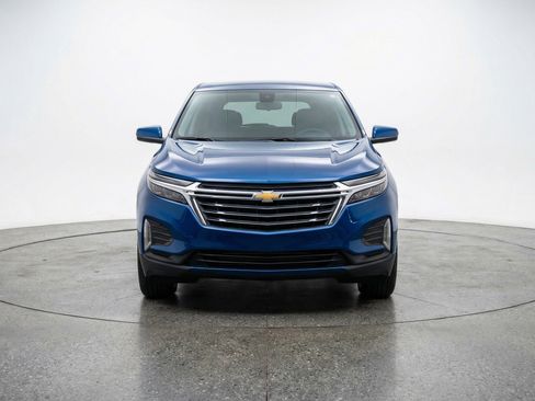 Used 2025 Chevrolet Equinox LT image 2