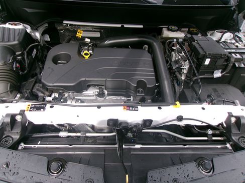 Used 2024 Chevrolet Equinox LS w/ Driver Confidence II Package image 8