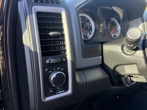 Used 2015 RAM 3500 Tradesman w/ Chrome Appearance Group image 17