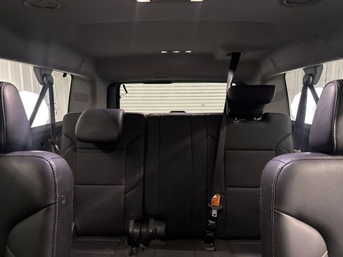 Used 2018 Chevrolet Suburban Premier AWD/4WD image 17