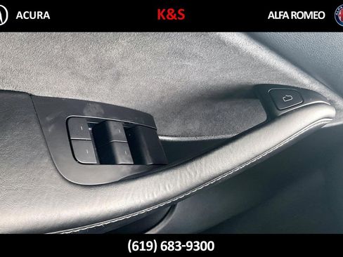 Used 2022 Tesla Model Y Performance AWD/4WD image 33