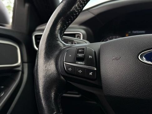 Used 2020 Ford Explorer XLT w/ Equipment Group 202A AWD/4WD image 10