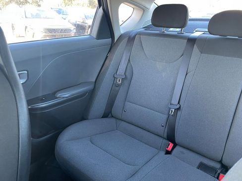 Used 2025 Kia K4 LXS image 42