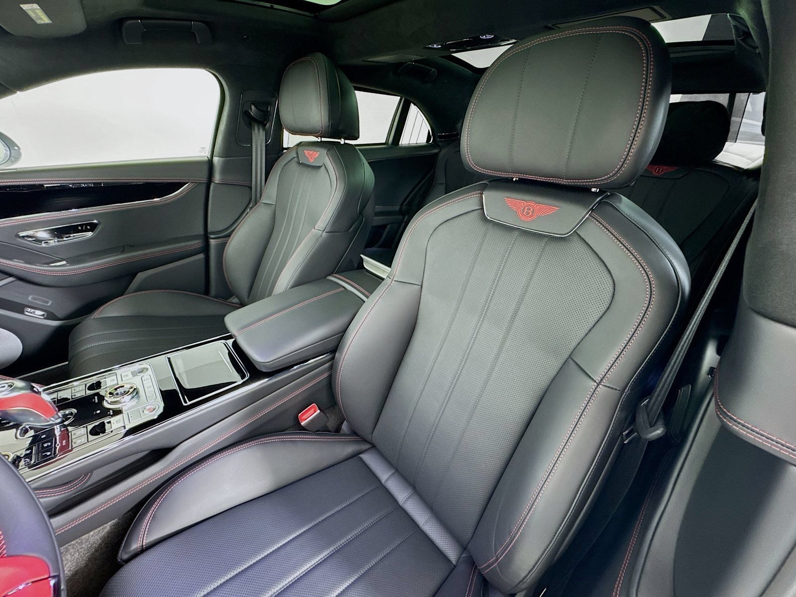 Used 2026 Bentley Flying Spur V8 AWD/4WD image 21