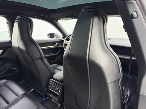 Used 2020 Porsche Taycan 4S w/ Premium Package image 38