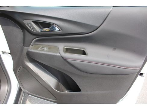 Used 2024 Chevrolet Equinox RS image 31